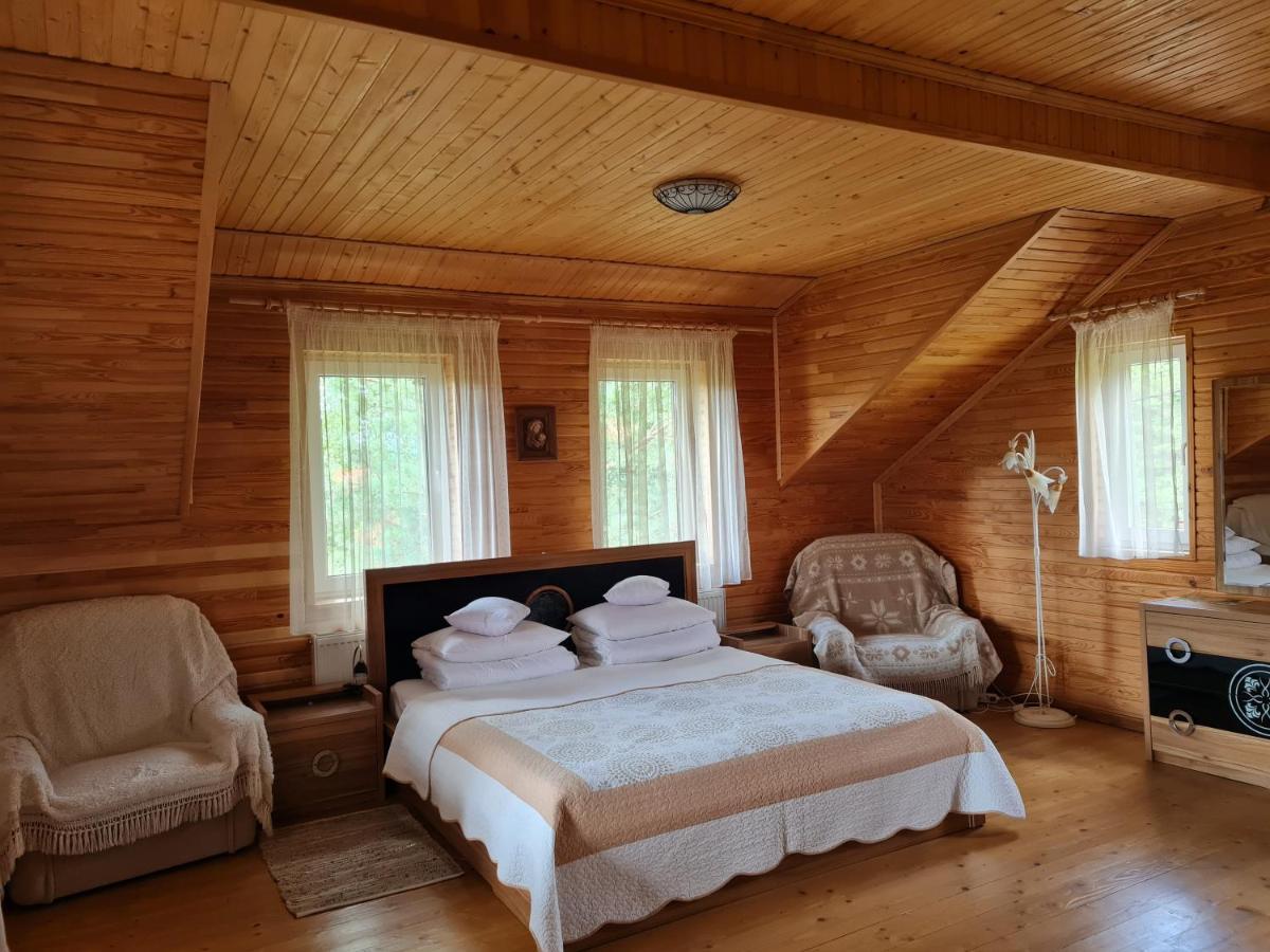 Pryvitannya Sontsyu Skhidnytsia Kültér fotó